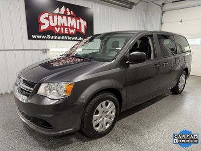 Used 2018 Dodge Grand Caravan SE w/ UConnect Hands-Free Group