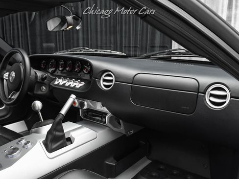 Used 2006 Ford GT image 21