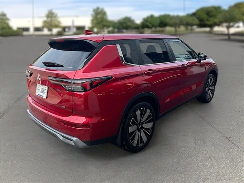 New 2025 Mitsubishi Outlander SE image 7