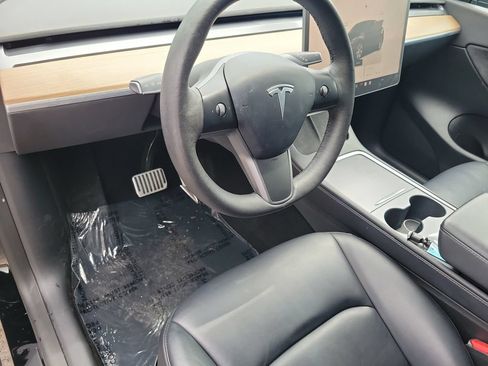 Used 2022 Tesla Model Y Long Range AWD/4WD image 23