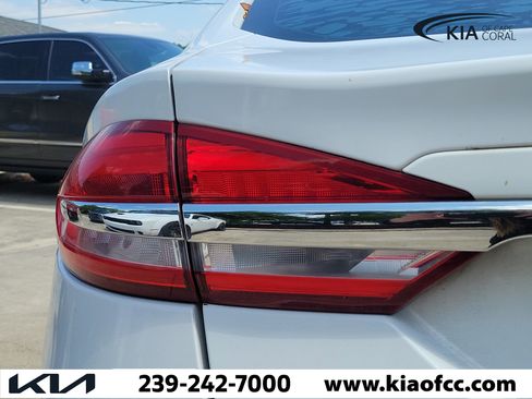 Used 2017 Ford Fusion SE w/ Fusion SE Technology Package image 26