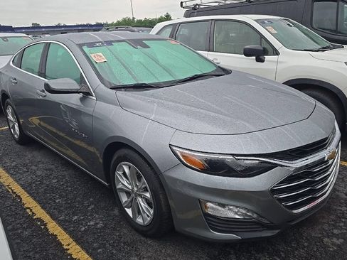 Used 2024 Chevrolet Malibu LT FWD image 2