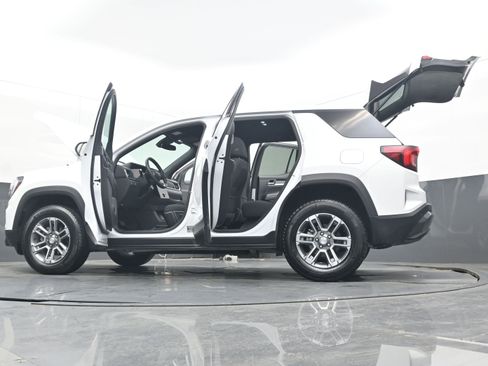 Used 2025 GMC Terrain Elevation image 31