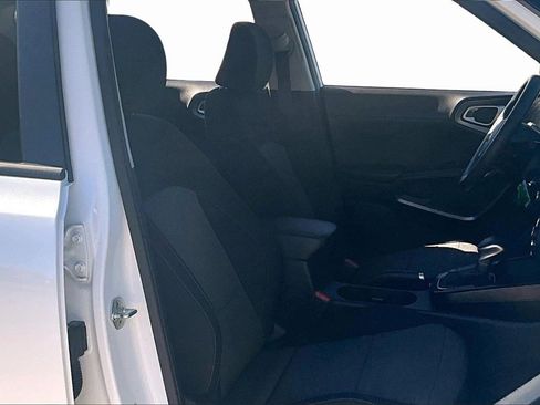 Used 2020 Kia Soul S image 7