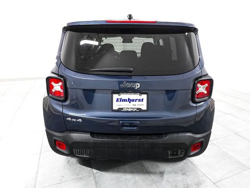 Used 2023 Jeep Renegade Latitude AWD/4WD image 6