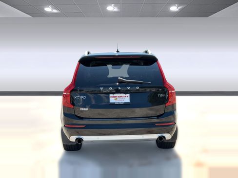 Used 2018 Volvo XC90 T5 Momentum w/ Convenience Package AWD/4WD image 10