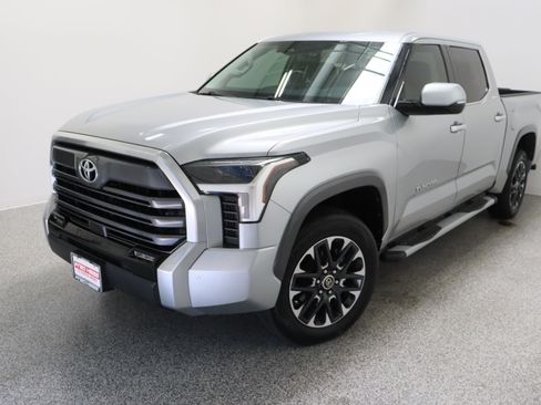 Used 2022 Toyota Tundra Limited w/ Power Package AWD/4WD image 2