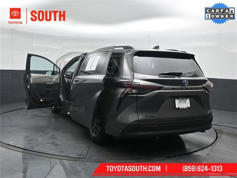 Used 2023 Toyota Sienna XLE image 63