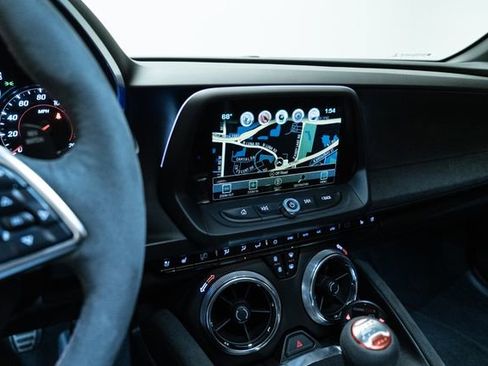 Used 2018 Chevrolet Camaro ZL1 image 25
