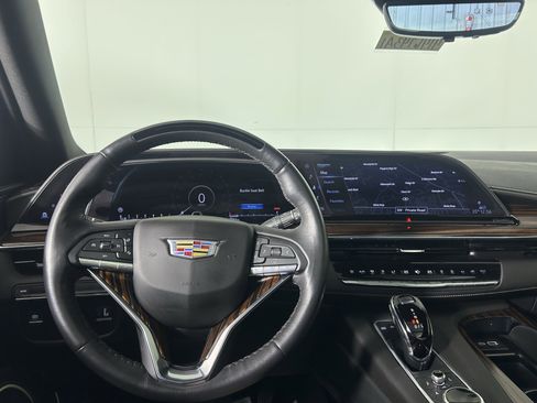 Used 2023 Cadillac Escalade Premium Luxury image 14