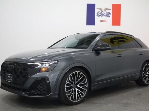 Used 2025 Audi SQ8 Prestige w/ Prestige Package image 8