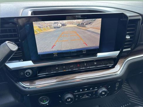 Used 2023 Chevrolet Silverado 1500 LT image 14