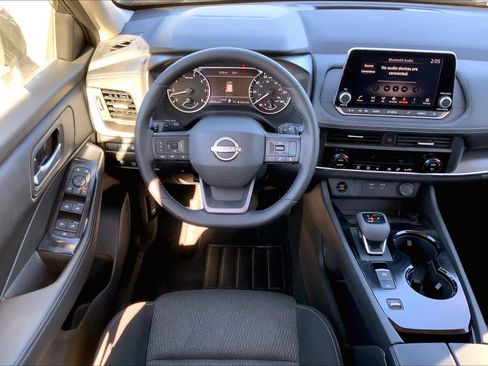 Used 2026 Nissan Rogue SV image 5