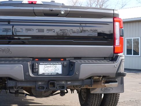 Used 2025 Ford F350 Platinum image 11