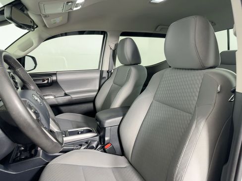 Used 2020 Toyota Tacoma SR5 image 22