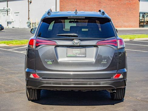 Used 2016 Toyota RAV4 LE image 8