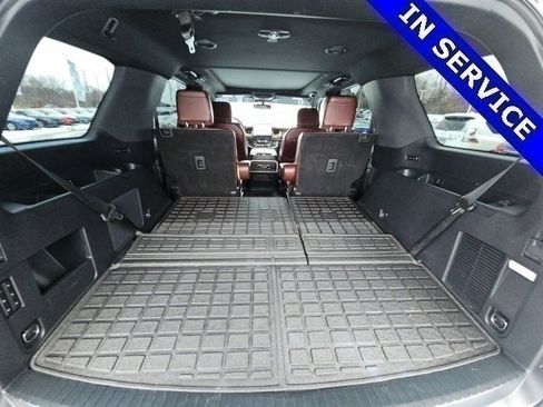 Used 2022 Ford Expedition Limited image 12