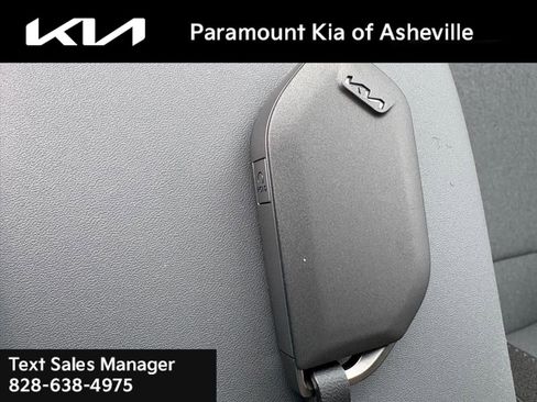 New 2025 Kia K4 LXS image 28