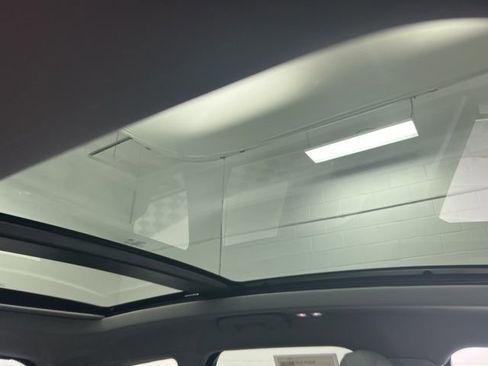 Used 2022 Lincoln Corsair AWD w/ Premium Package image 26