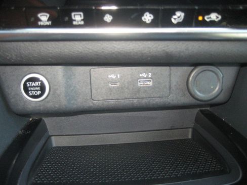 Used 2023 Nissan Rogue SV AWD/4WD image 18