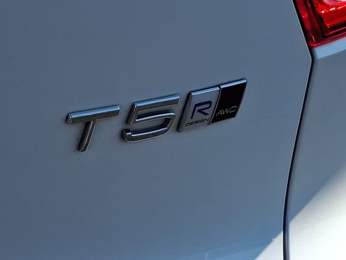 Used 2019 Volvo XC40 T5 R-Design AWD/4WD image 31