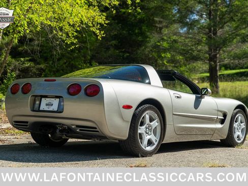 Used 1999 Chevrolet Corvette Coupe RWD image 6