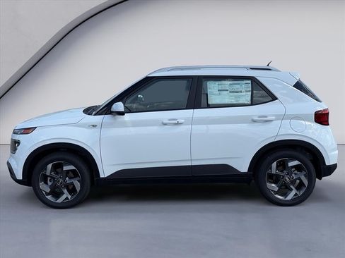 New 2026 Hyundai Venue SEL FWD image 2