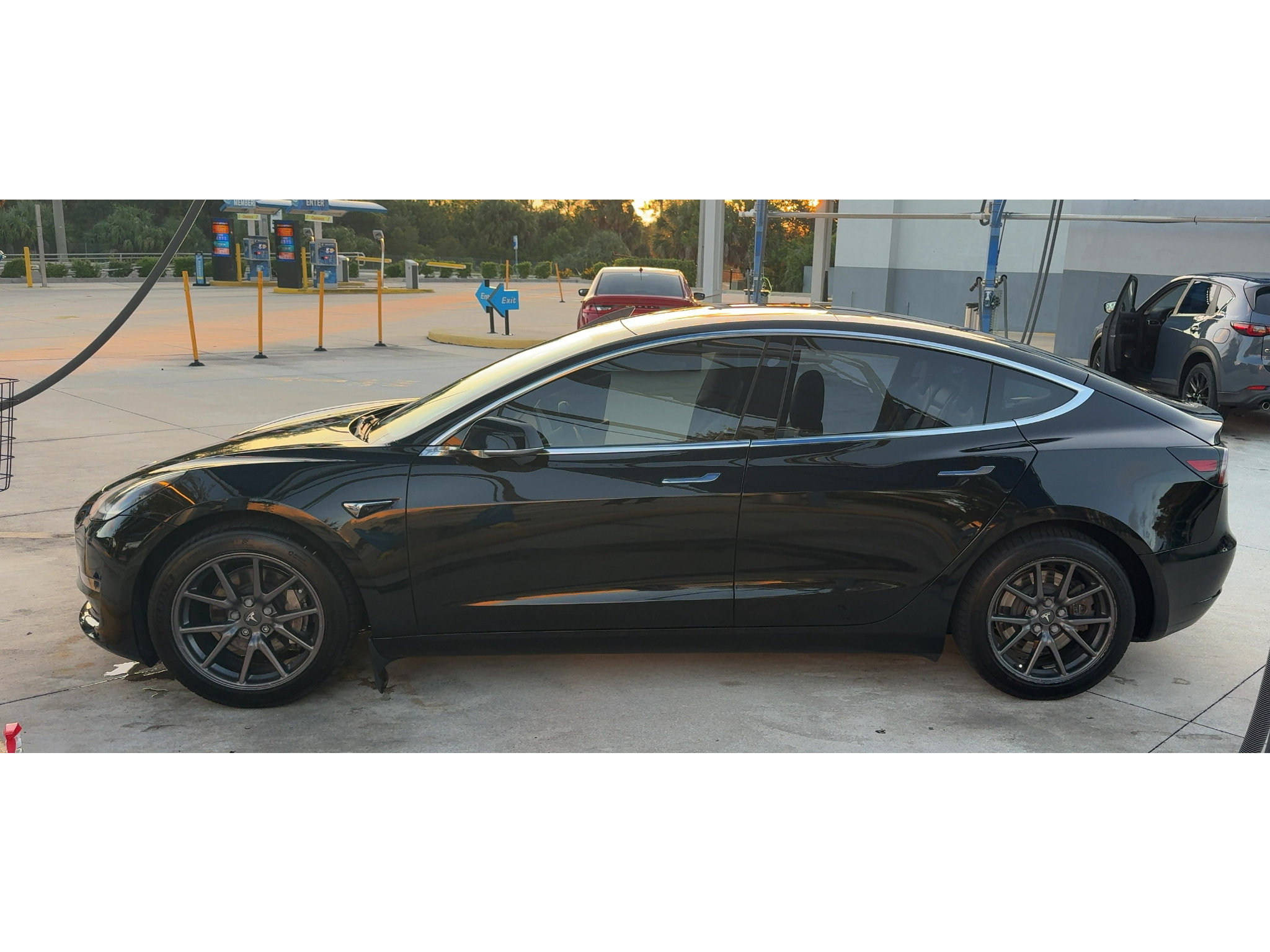 Used 2018 Tesla Model 3 Long Range RWD image 4