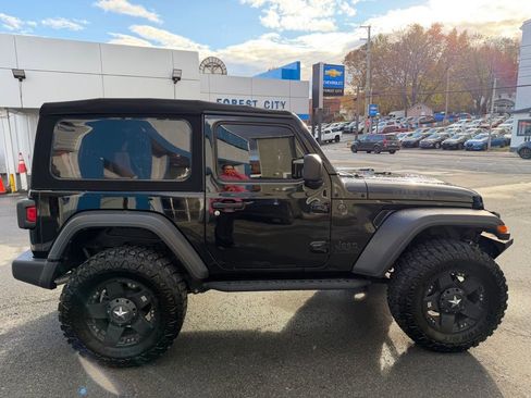Used 2024 Jeep Wrangler Sport S image 6
