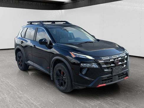 Used 2025 Nissan Rogue SV AWD/4WD image 7