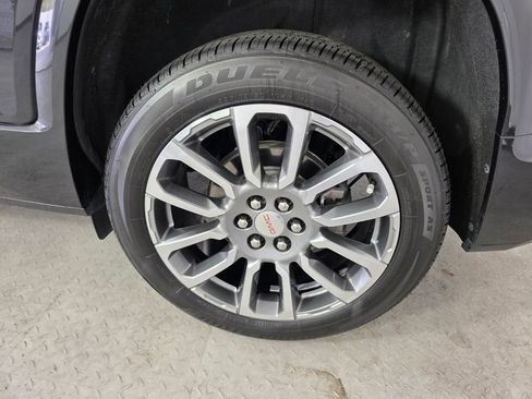 Used 2020 GMC Acadia Denali w/ Denali Ultimate Package image 18