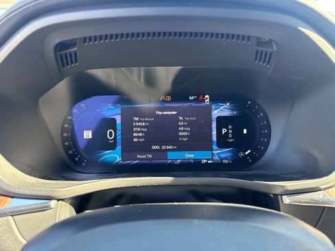 Certified 2025 Volvo XC60 B5 Ultra w/ Protection Package Premier AWD/4WD image 18
