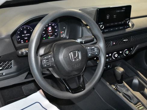 Used 2024 Honda Accord EX image 2