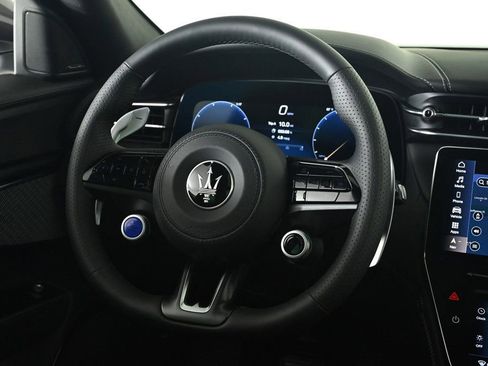 Used 2025 Maserati Grecale GT image 10