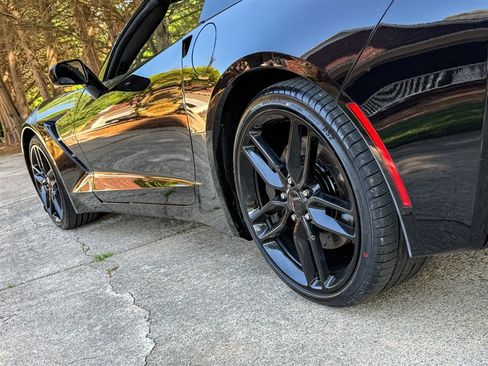 Used 2016 Chevrolet Corvette Stingray Coupe w/ Carbon Flash Badge Package RWD image 28