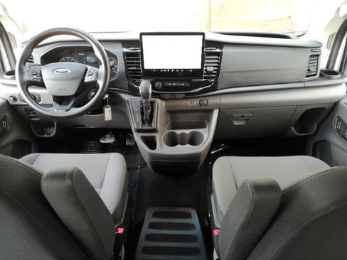 Used 2025 Ford Transit 350 XLT RWD image 3