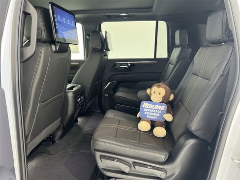 New 2026 Chevrolet Suburban High Country image 24