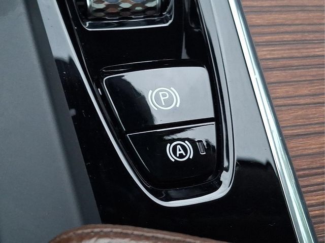Used 2019 Volvo XC60 T5 Inscription w/ Protection Package Premier AWD/4WD image 22