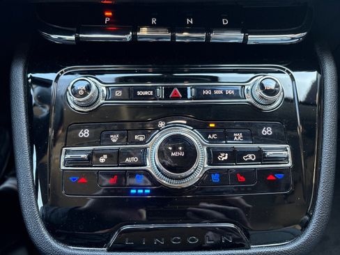Used 2020 Lincoln Corsair AWD w/ Elements Package image 17