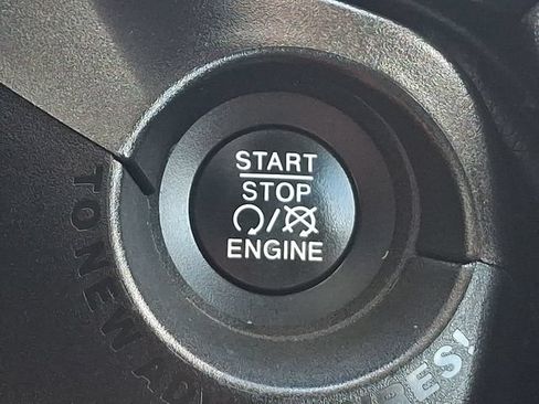 Used 2016 Jeep Renegade Limited AWD/4WD image 18