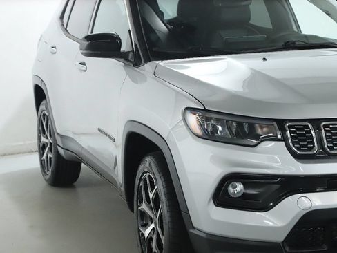 Used 2025 Jeep Compass Limited AWD/4WD image 8