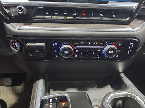Used 2024 Chevrolet Silverado 1500 LTZ AWD/4WD image 10