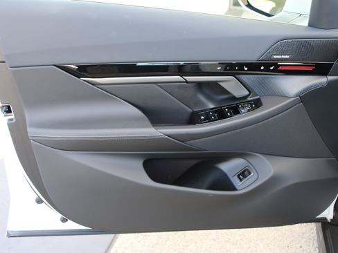 Used 2026 BMW 530i w/ Premium Package RWD image 14