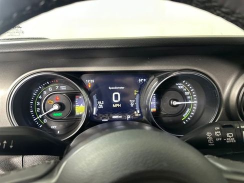 Used 2023 Jeep Wrangler Unlimited w/ Cold Weather Group image 17