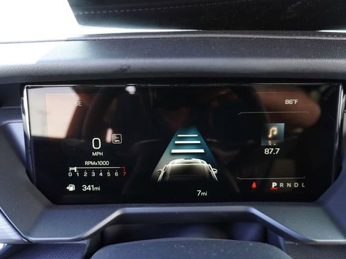 New 2025 GMC Acadia Elevation image 21