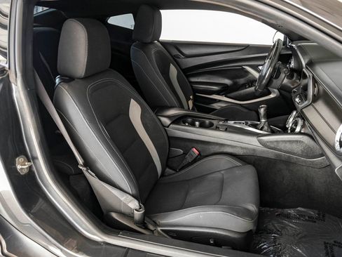 Used 2018 Chevrolet Camaro SS image 29