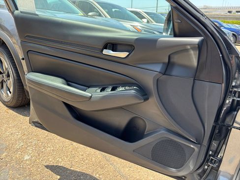 Used 2025 Nissan Altima 2.5 SV FWD image 18