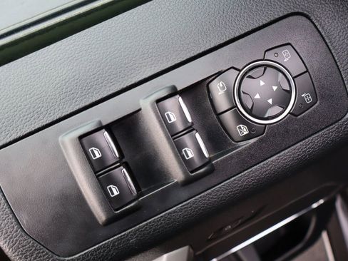Used 2015 Ford F150 Lariat w/ Equipment Group 502A Luxury AWD/4WD image 27