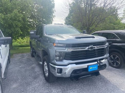 Used 2025 Chevrolet Silverado 2500 LT w/ Convenience Package AWD/4WD image 1