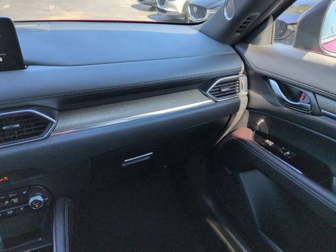 New 2025 MAZDA CX-5 Signature image 17